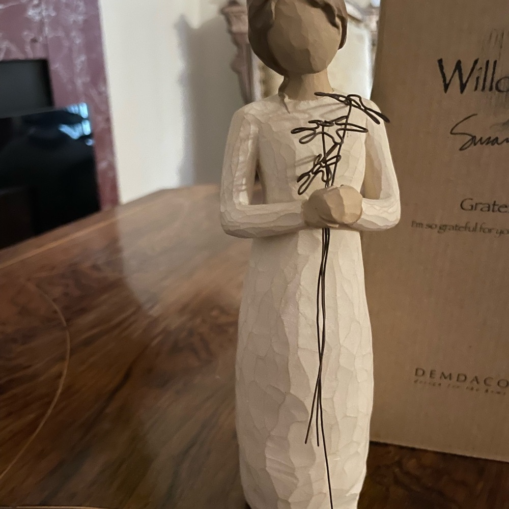 Susan Lordi WillowTree “Grateful” - Picture 3 of 6